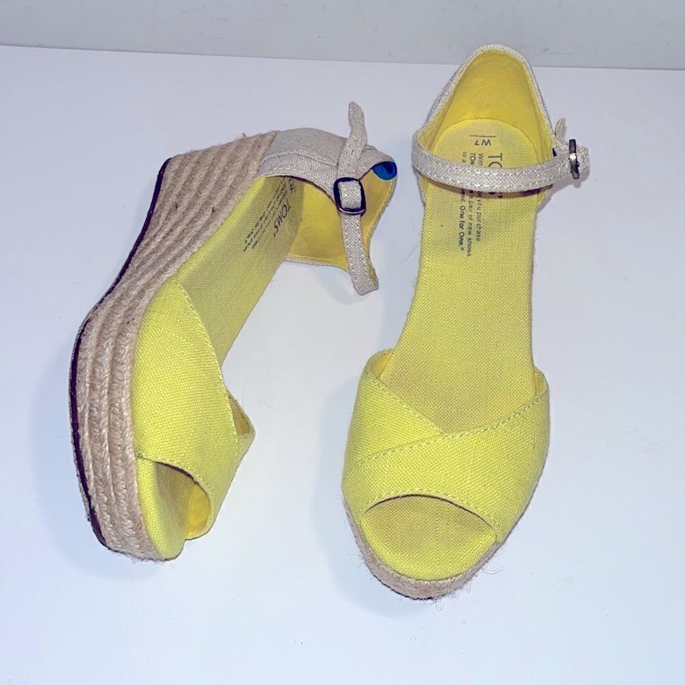 Toms wedge espadrilles 2.5” heel w/ 1” platform